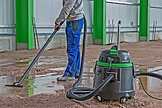 Использование строительного пылесоса для влажной уборки с функцией насоса Eibenstock EPS 50 Использование строительного пылесоса для влажной уборки с функцией насоса Eibenstock EPS 50